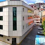 Hotel Aderans *