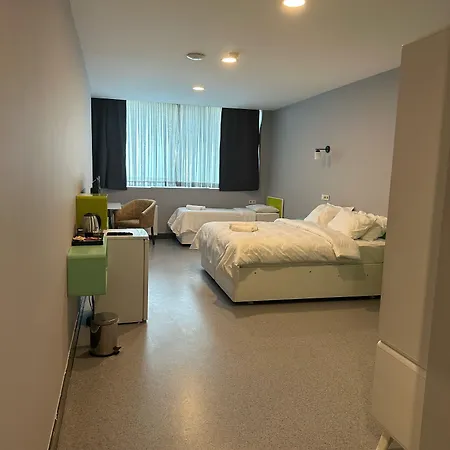 Aderans איסטמבול